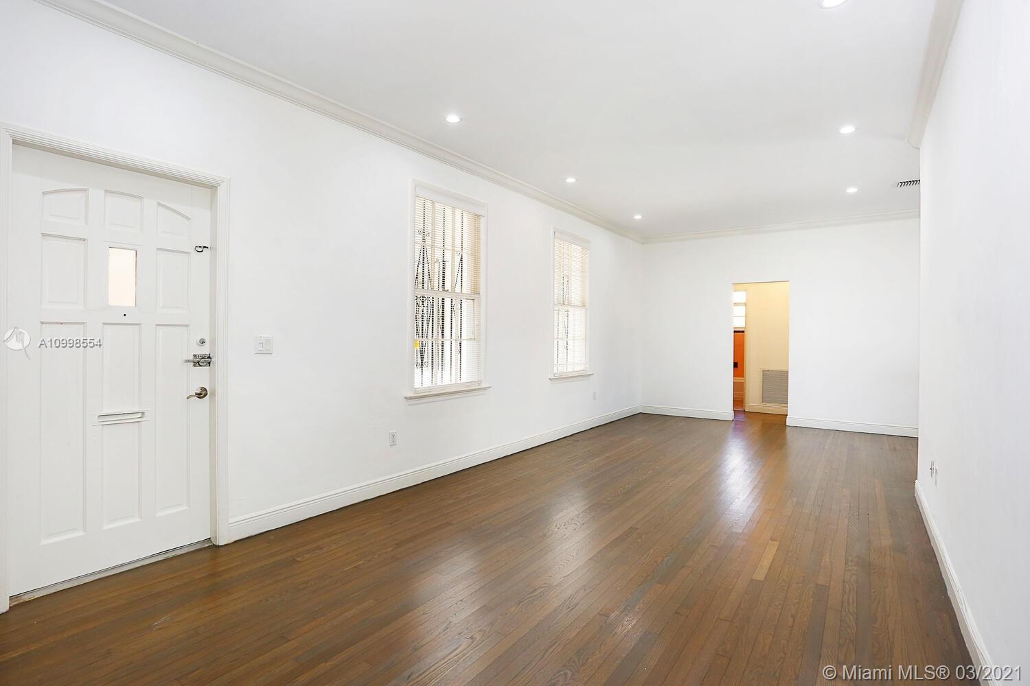 See details / 2635 sq. ft. $ 2021-02-12 0 Photo