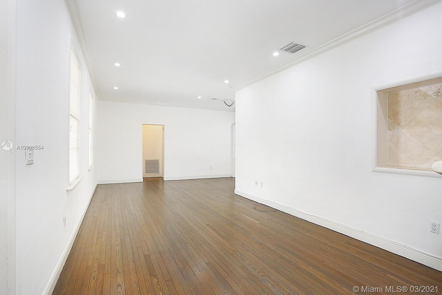See details / 2635 sq. ft. $ 2021-02-12 0 Photo
