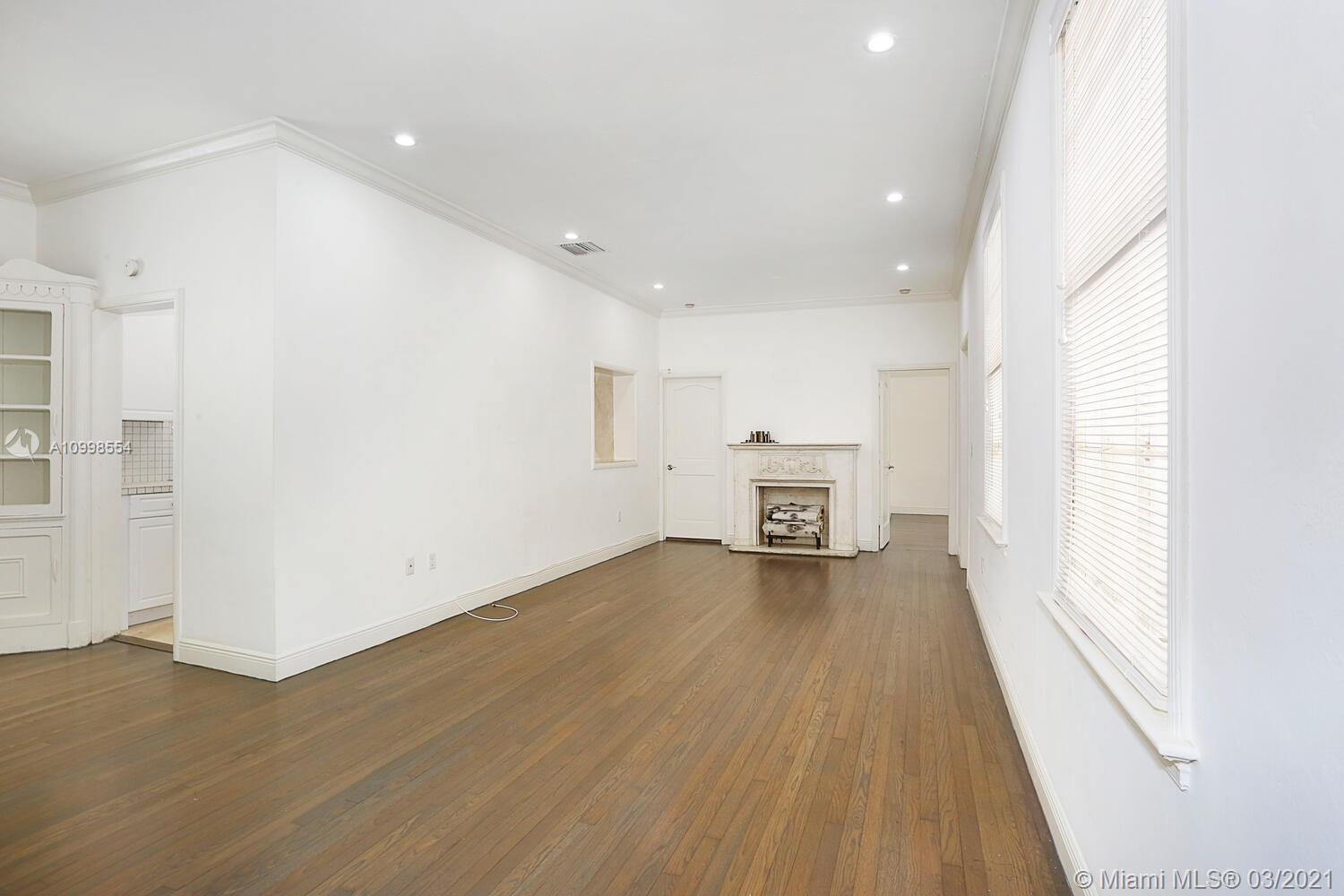 See details / 2635 sq. ft. $ 2021-02-12 0 Photo