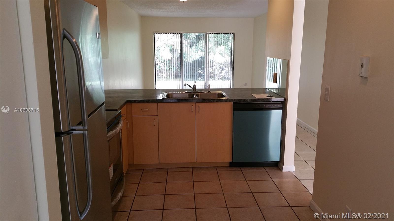 See details / 4313 sq. ft. $ 2021-02-12 0 Photo
