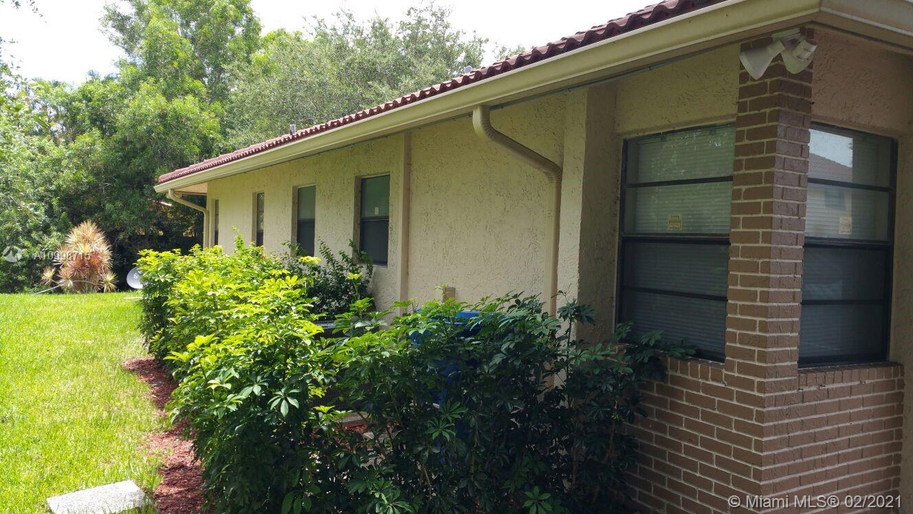 See details / 4313 sq. ft. $ 2021-02-12 0 Photo