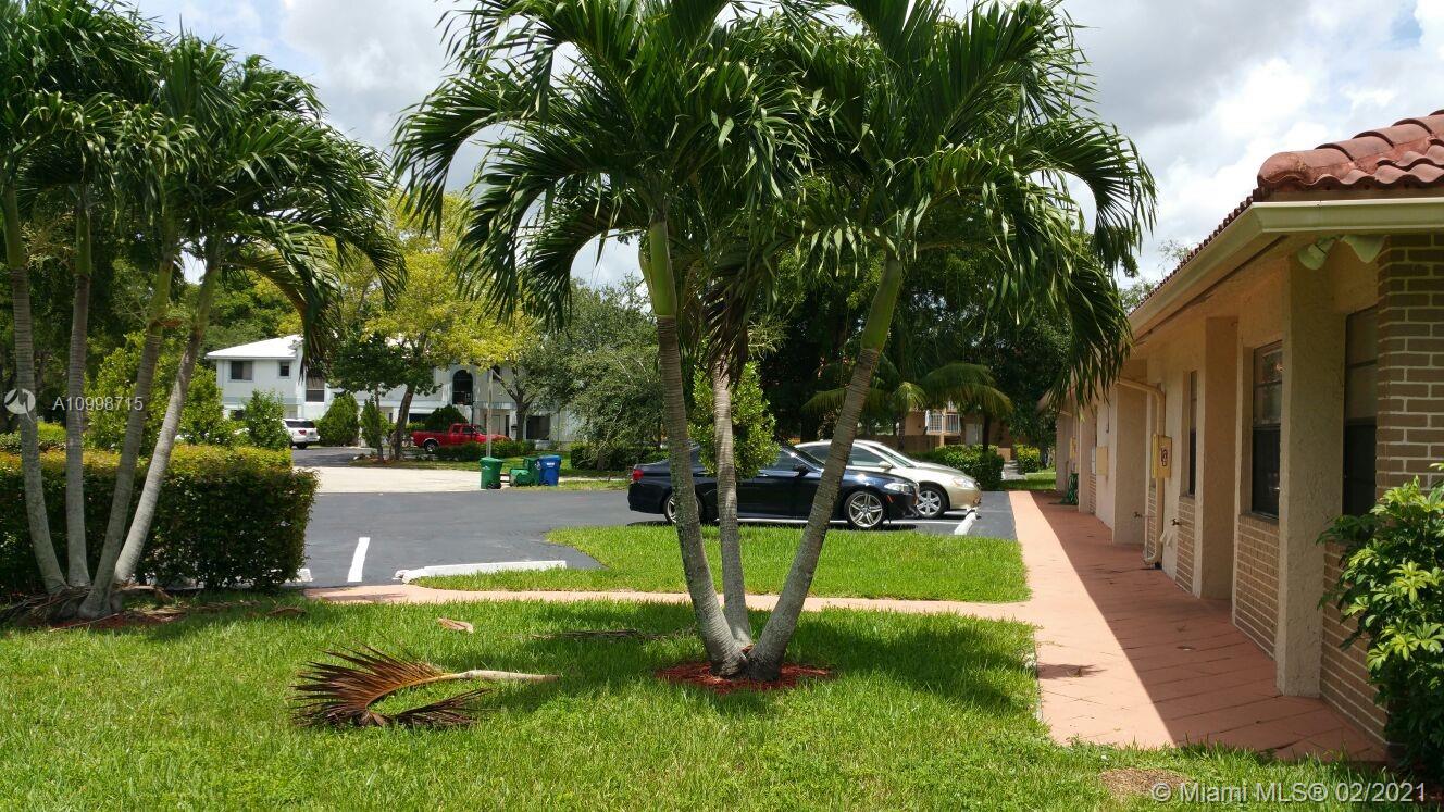 See details / 4313 sq. ft. $ 2021-02-12 0 Photo