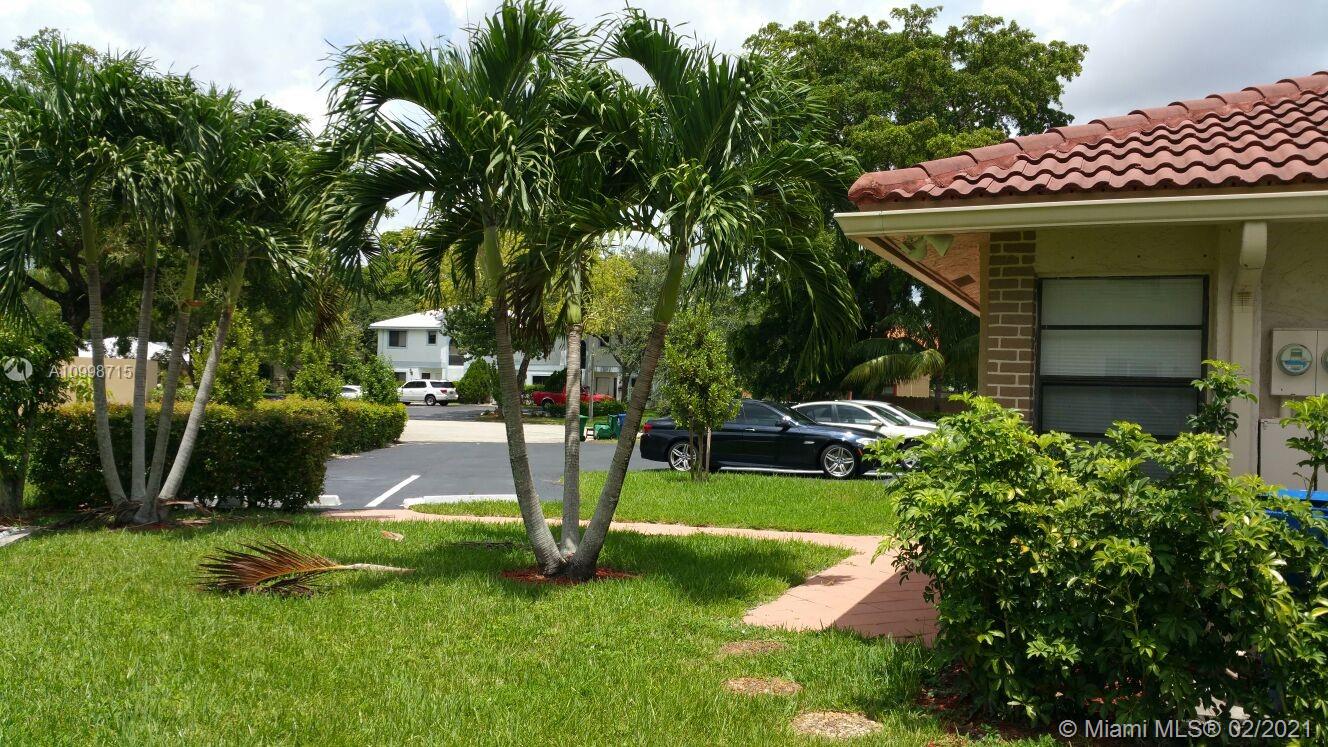 See details / 4313 sq. ft. $ 2021-02-12 0 Photo
