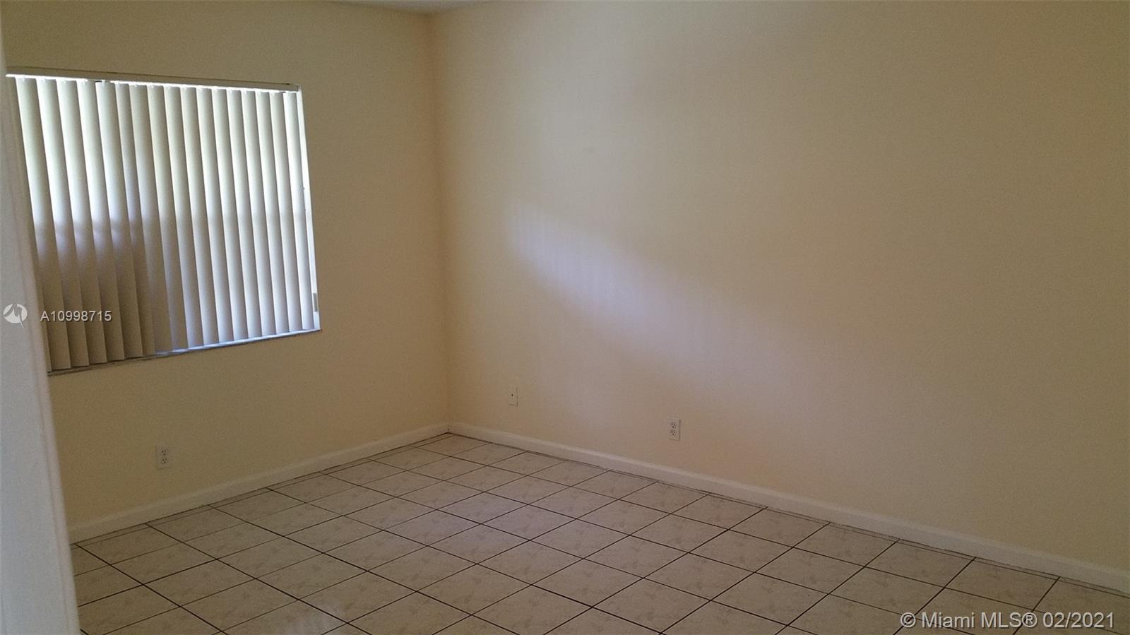 See details / 4313 sq. ft. $ 2021-02-12 0 Photo