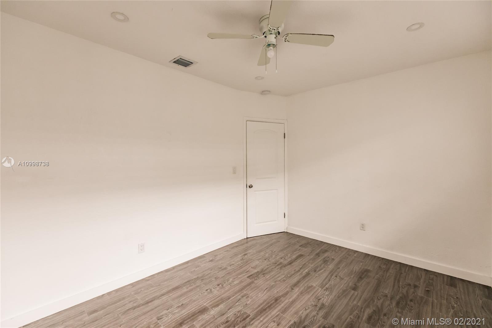 See details / 1518 sq. ft. $ 2021-02-12 0 Photo