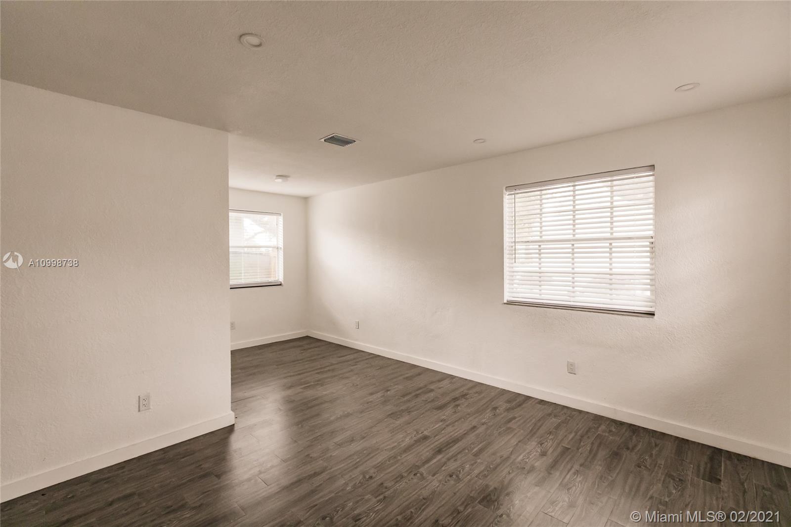 See details / 1518 sq. ft. $ 2021-02-12 0 Photo