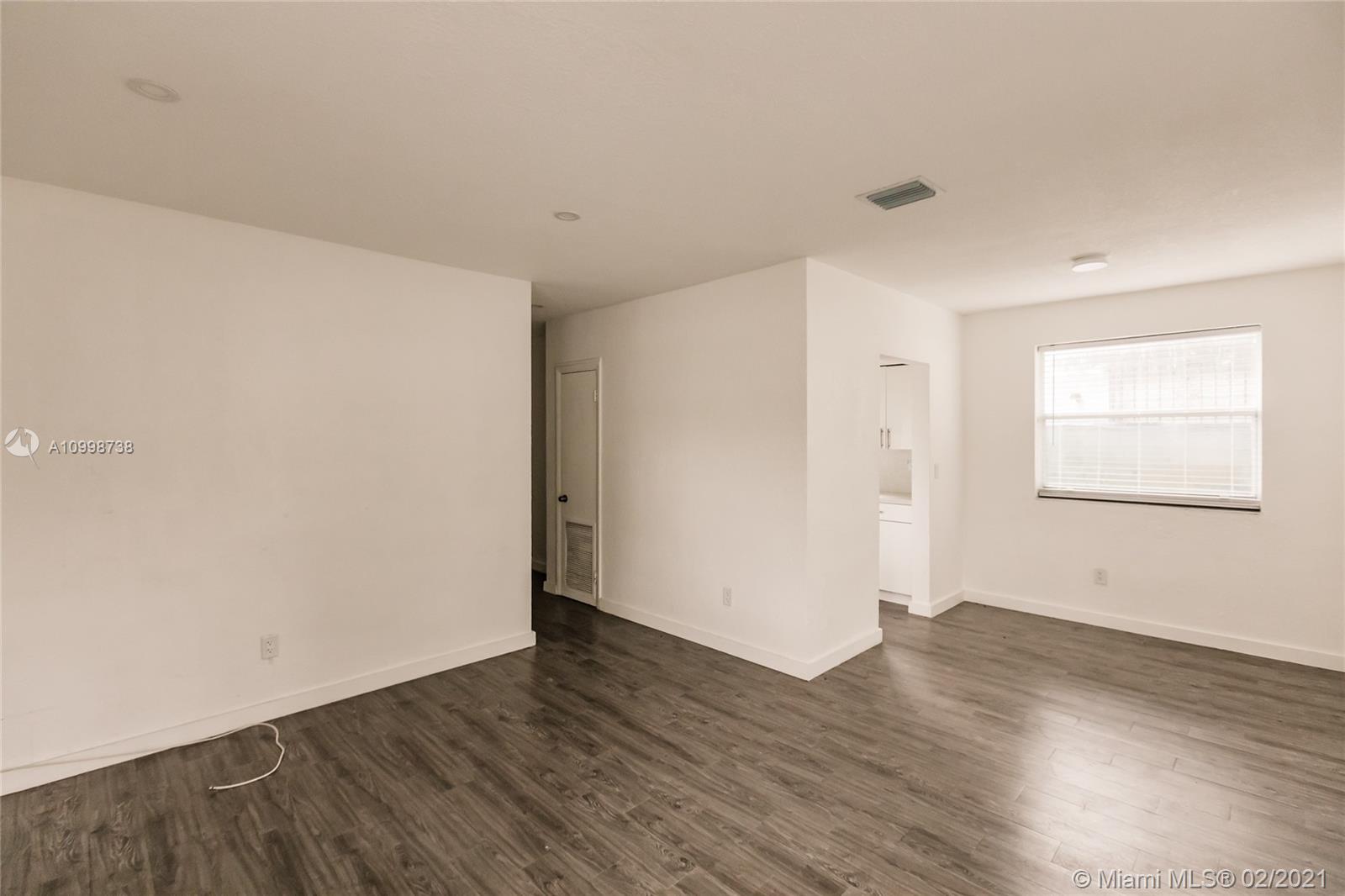 See details / 1518 sq. ft. $ 2021-02-12 0 Photo