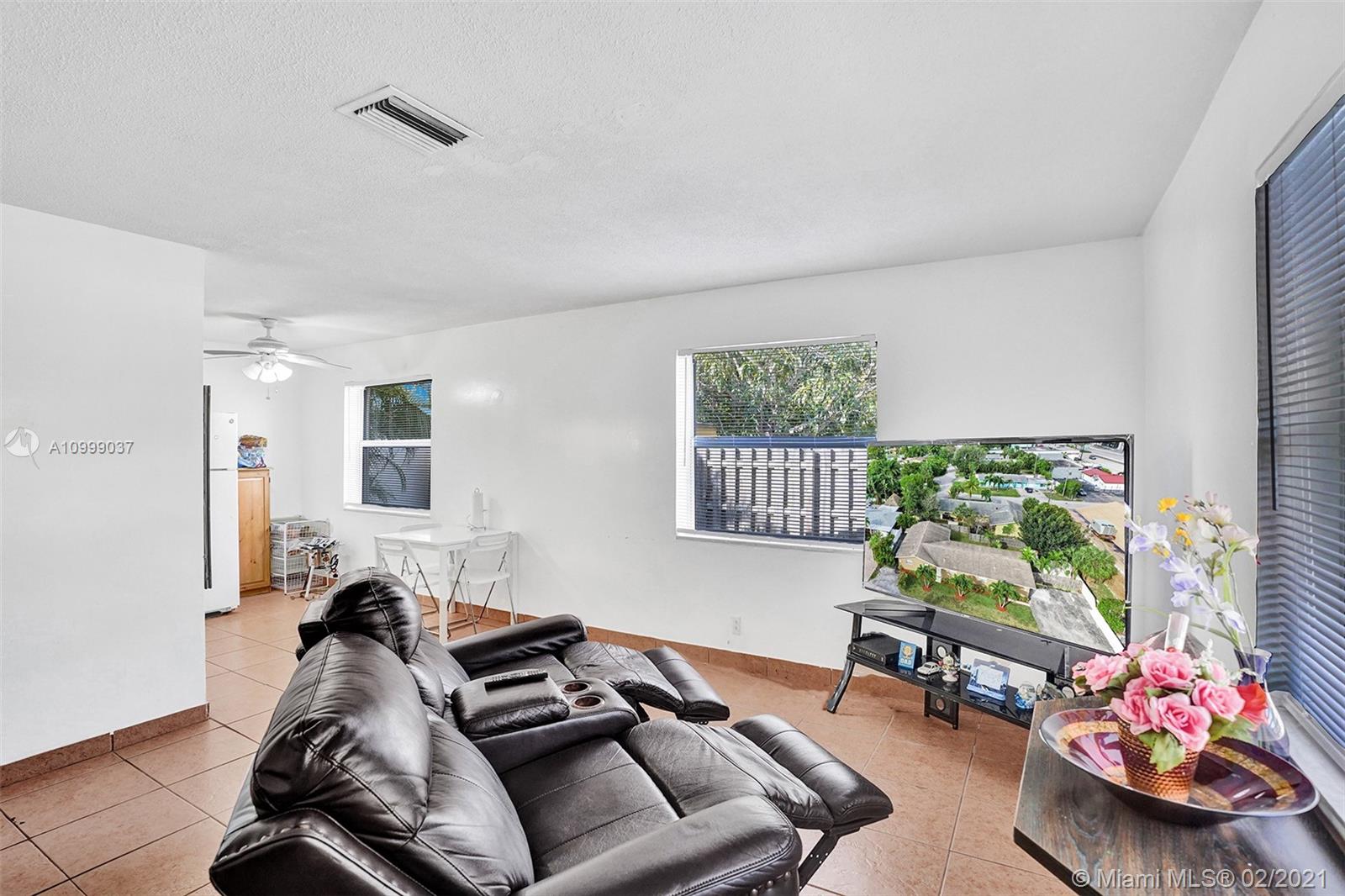 See details / 2504 sq. ft. $ 2021-02-13 0 Photo