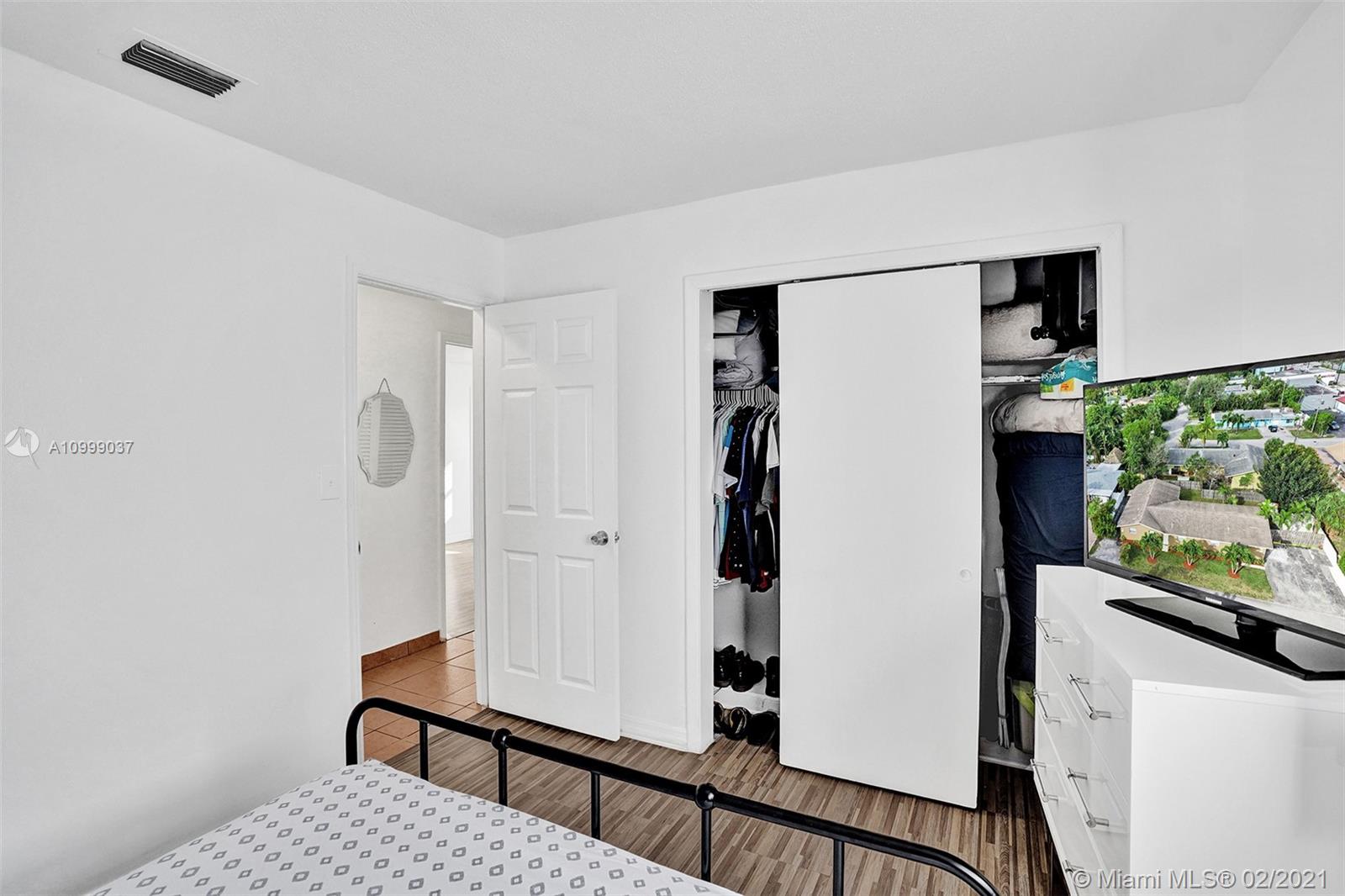 See details / 2504 sq. ft. $ 2021-02-13 0 Photo