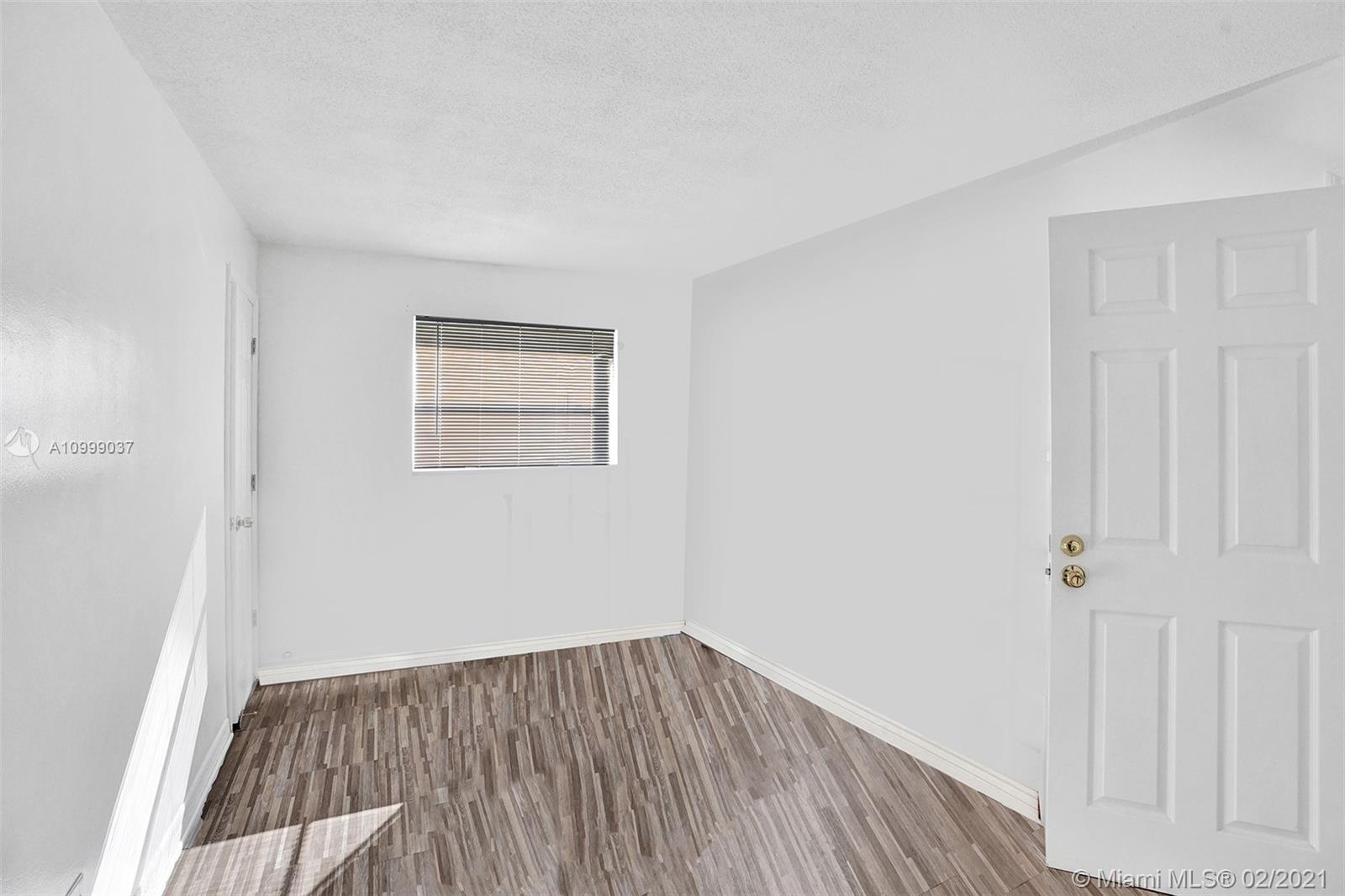 See details / 2504 sq. ft. $ 2021-02-13 0 Photo