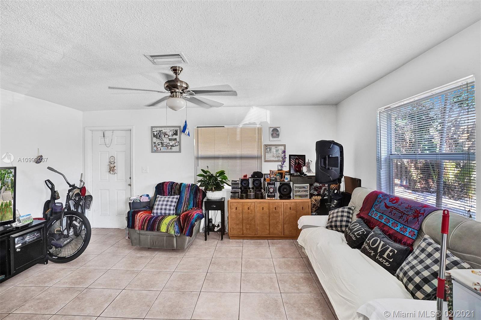 See details / 2504 sq. ft. $ 2021-02-13 0 Photo