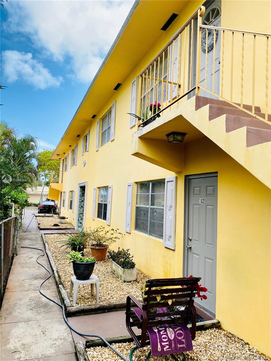 See details / 4857 sq. ft. $ 2021-02-15 0 Photo