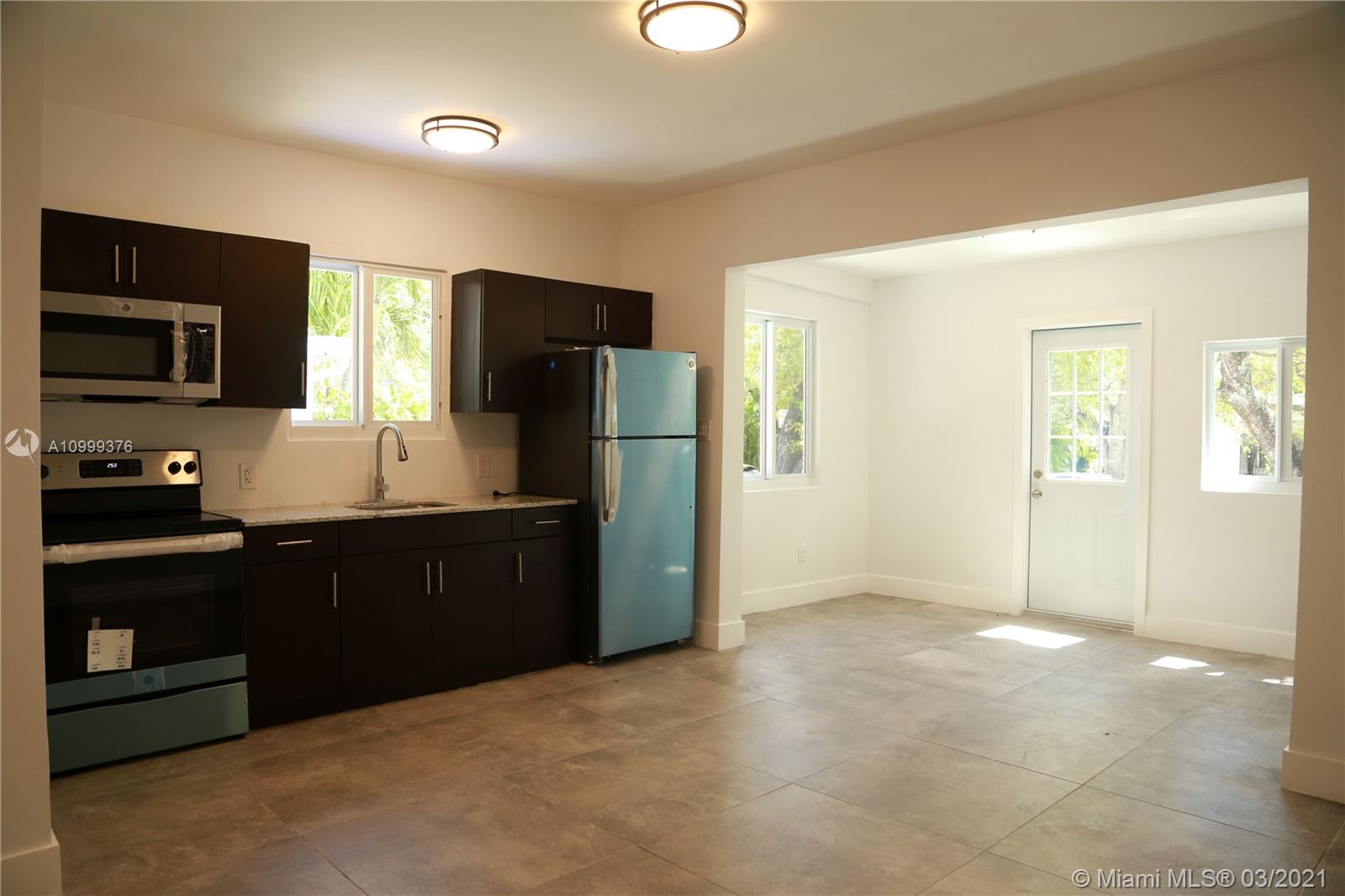 See details / 2224 sq. ft. $ 2021-02-15 0 Photo