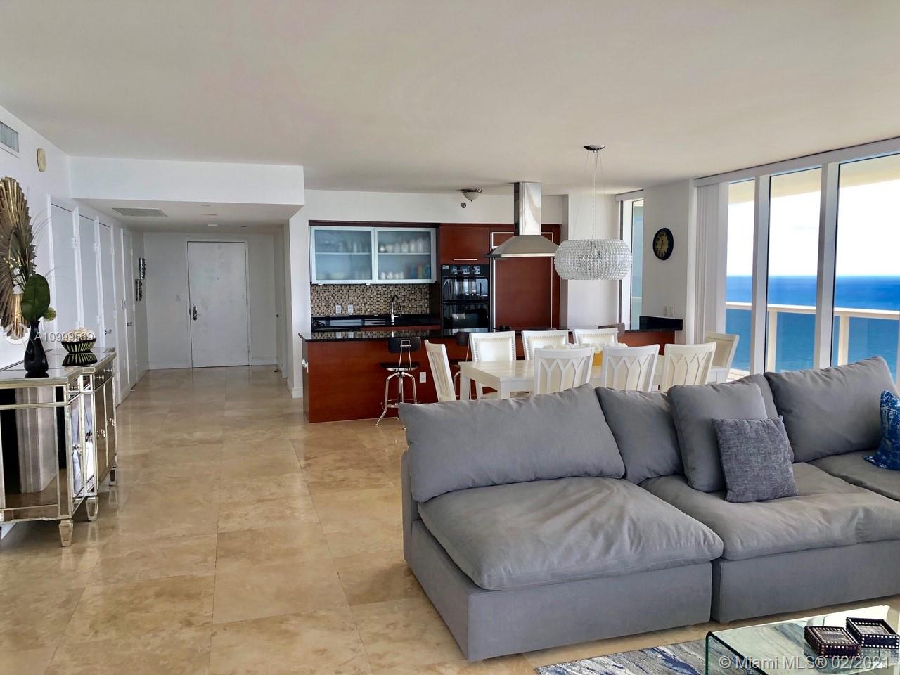 Ver detalles 3202 3 / 3 2065 sq. ft. $ 2021-02-15 0 foto