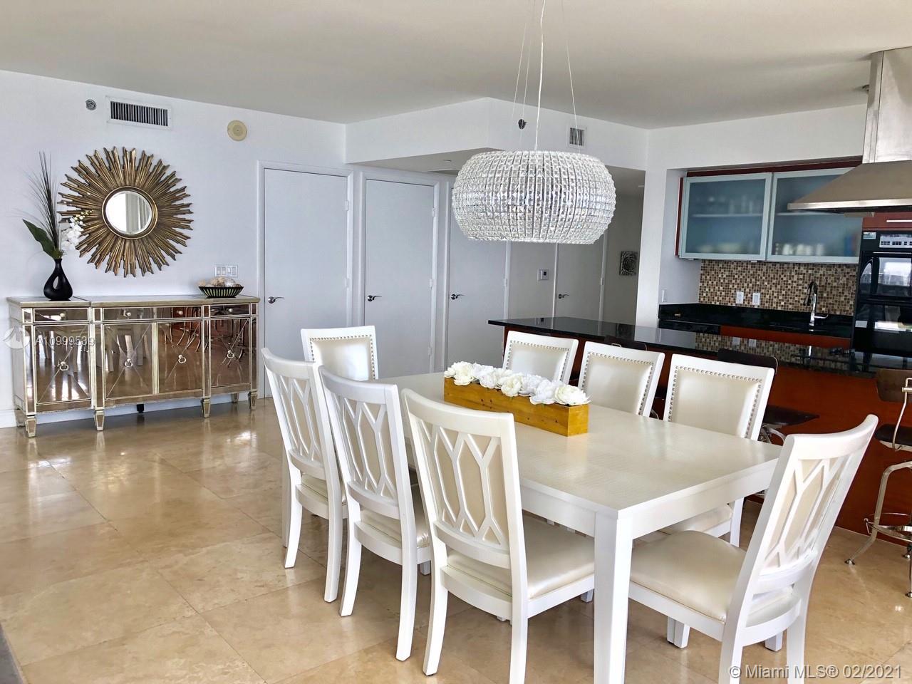 Ver detalles 3202 3 / 3 2065 sq. ft. $ 2021-02-15 0 foto