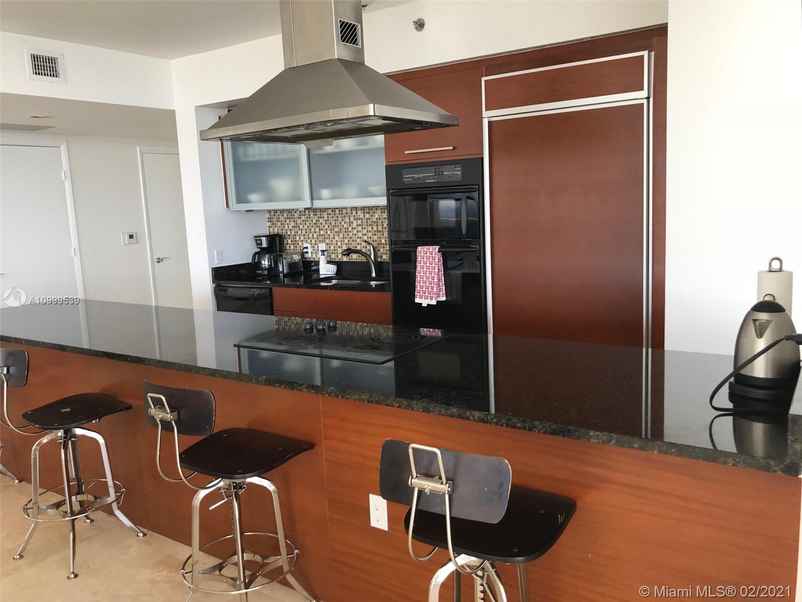 Ver detalles 3202 3 / 3 2065 sq. ft. $ 2021-02-15 0 foto