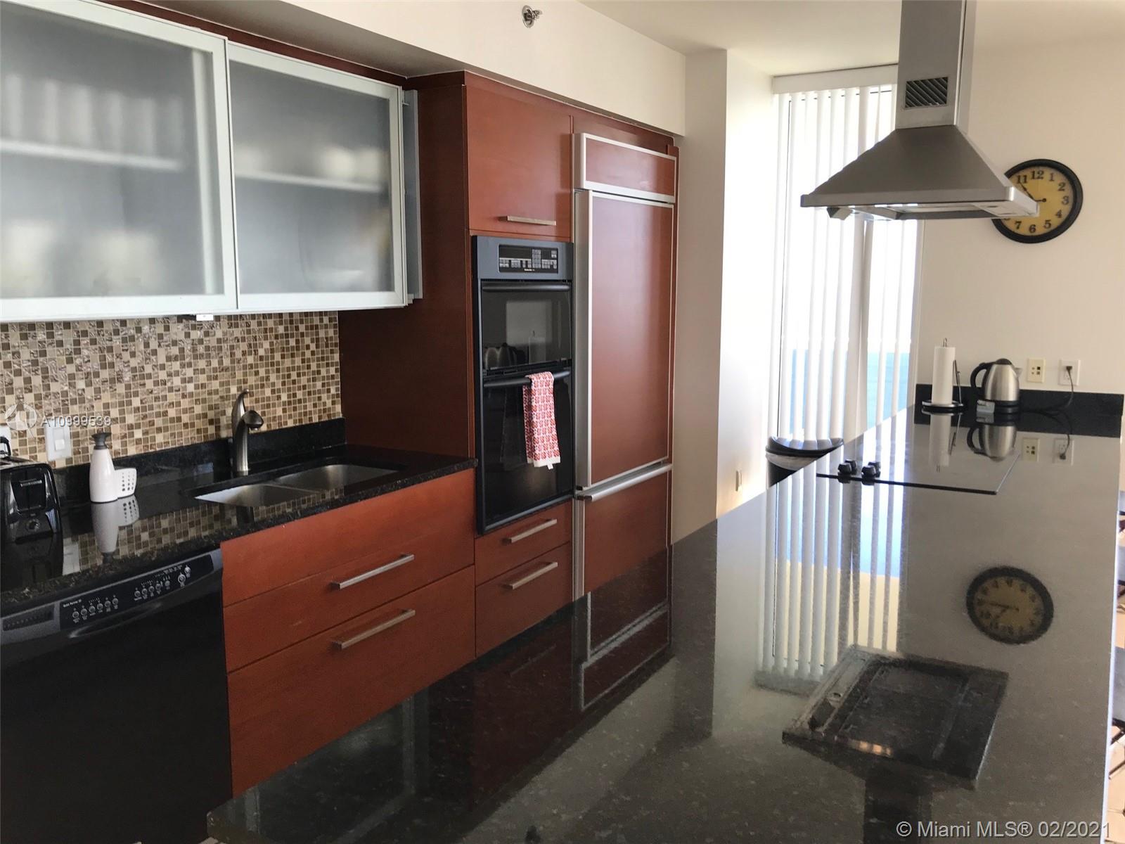 Ver detalles 3202 3 / 3 2065 sq. ft. $ 2021-02-15 0 foto