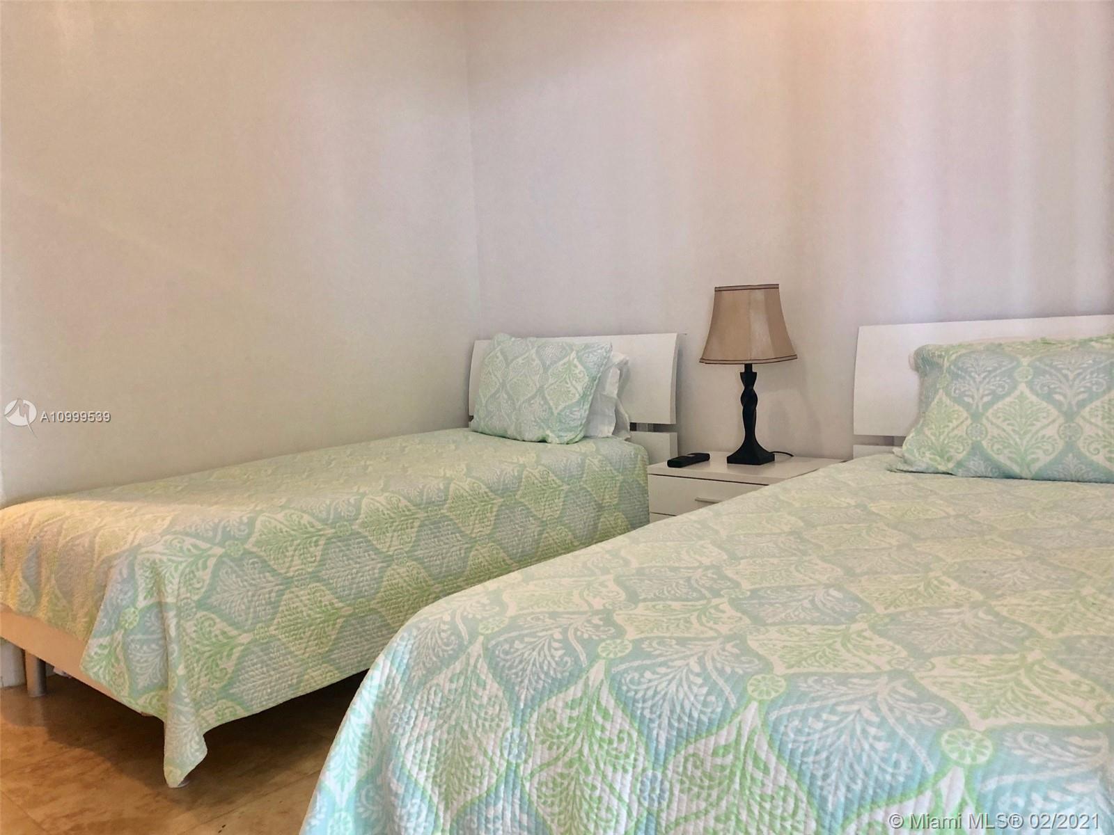 Ver detalles 3202 3 / 3 2065 sq. ft. $ 2021-02-15 0 foto