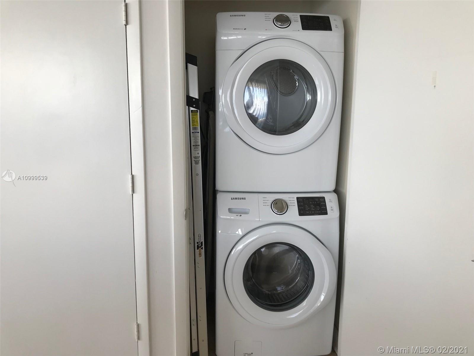Ver detalles 3202 3 / 3 2065 sq. ft. $ 2021-02-15 0 foto