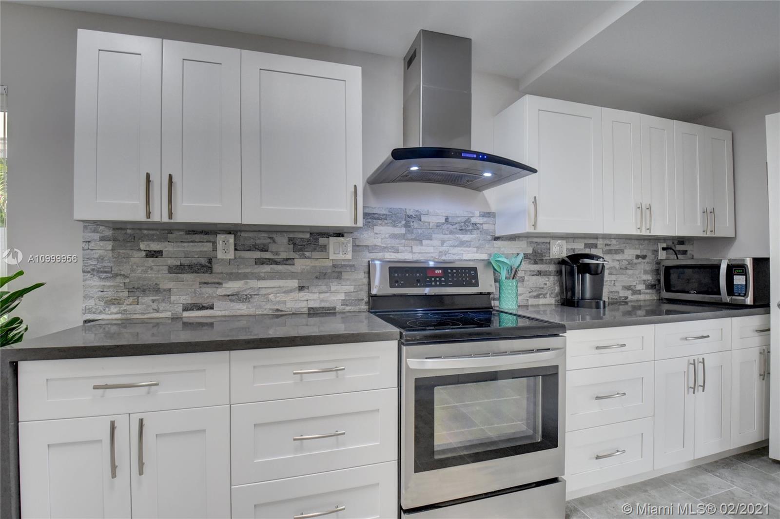 See details / 2322 sq. ft. $ 2021-02-16 0 Photo