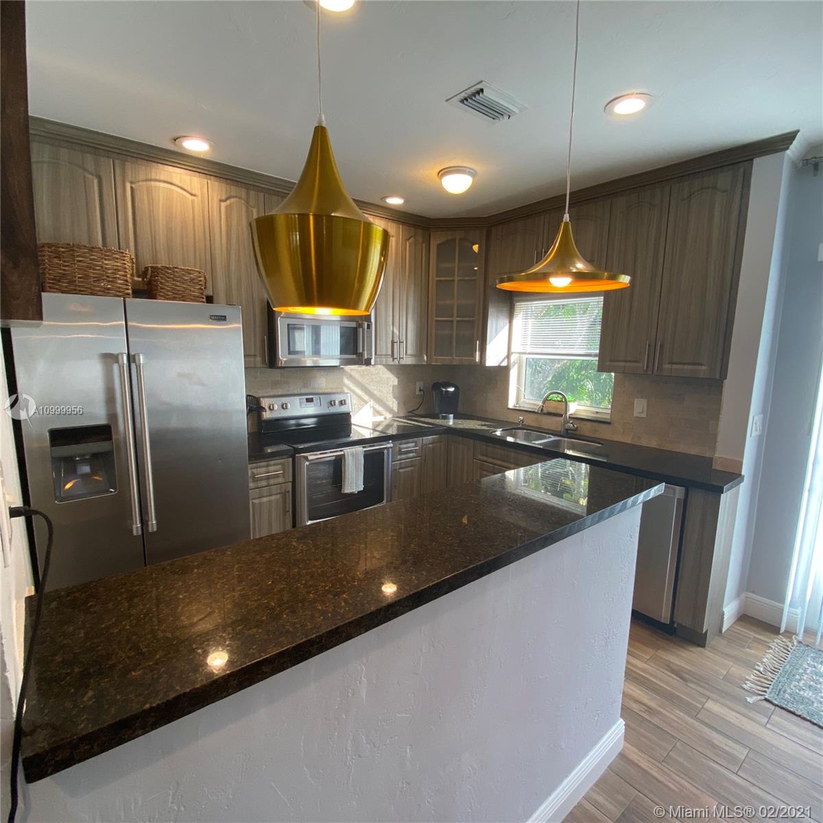 See details / 2322 sq. ft. $ 2021-02-16 0 Photo