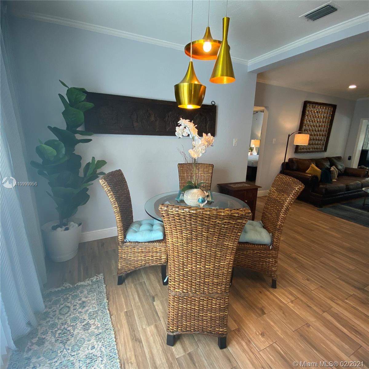 See details / 2322 sq. ft. $ 2021-02-16 0 Photo