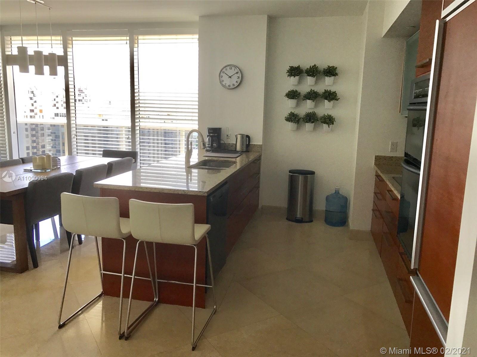 Ver detalles 1706 2 / 2 1841 sq. ft. $ 2021-02-16 0 foto