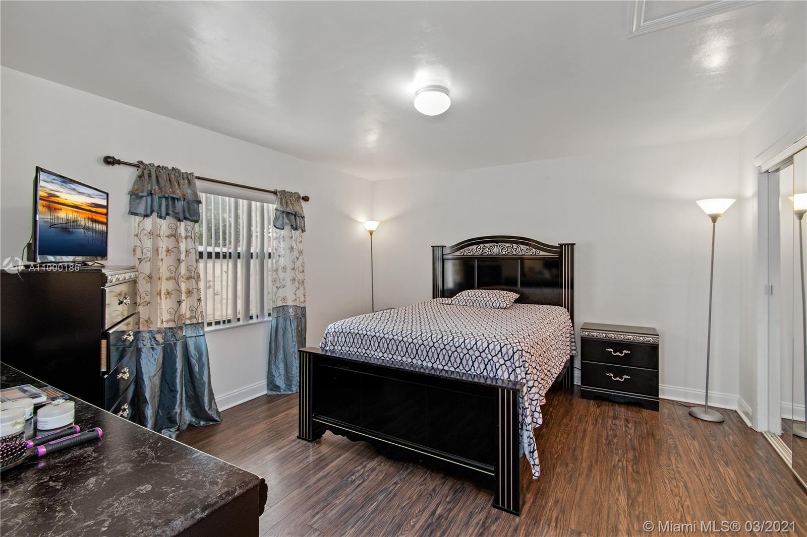 See details / 1356 sq. ft. $ 2021-02-16 0 Photo