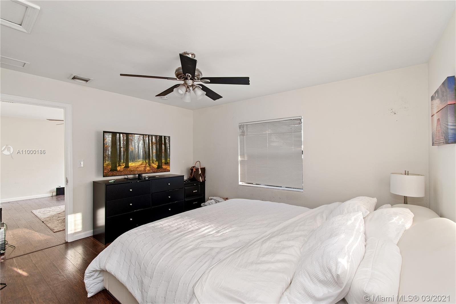 See details / 1356 sq. ft. $ 2021-02-16 0 Photo