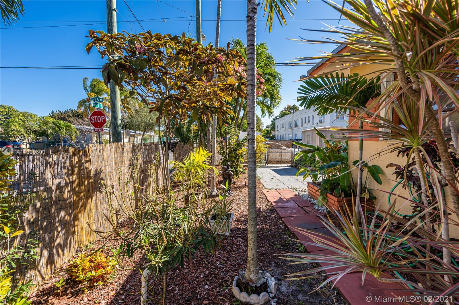 See details / 2012 sq. ft. $ 2021-02-16 0 Photo