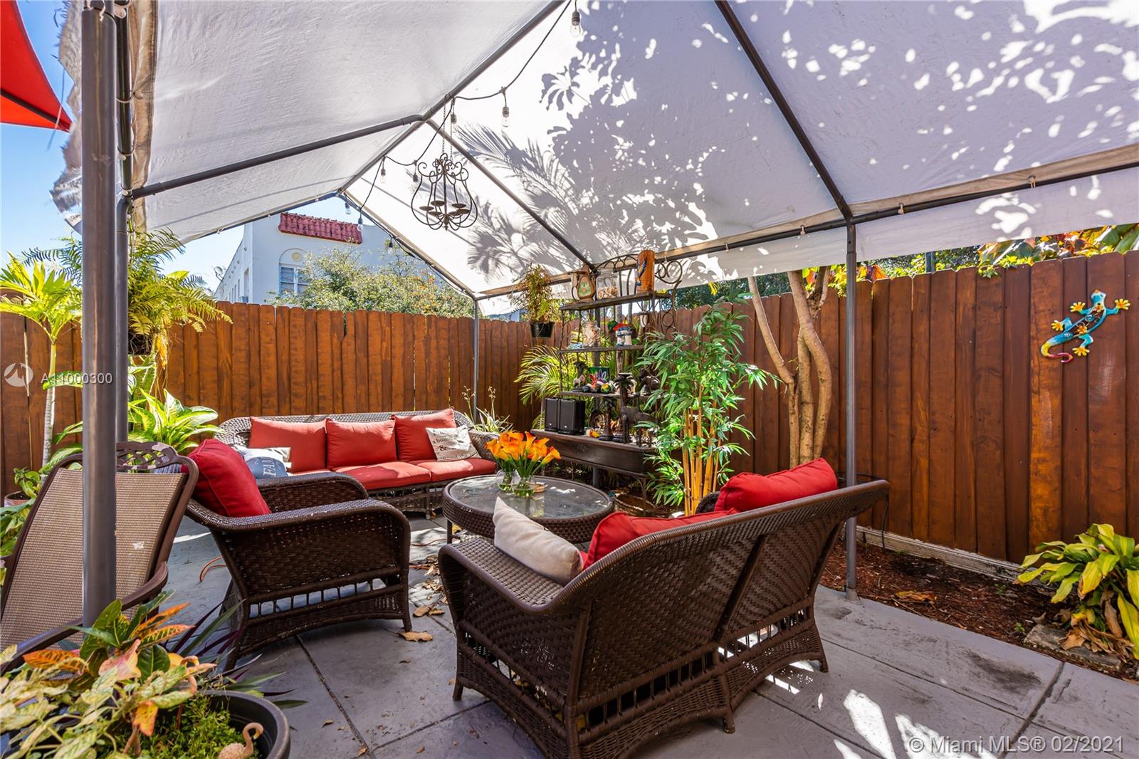 See details / 2012 sq. ft. $ 2021-02-16 0 Photo