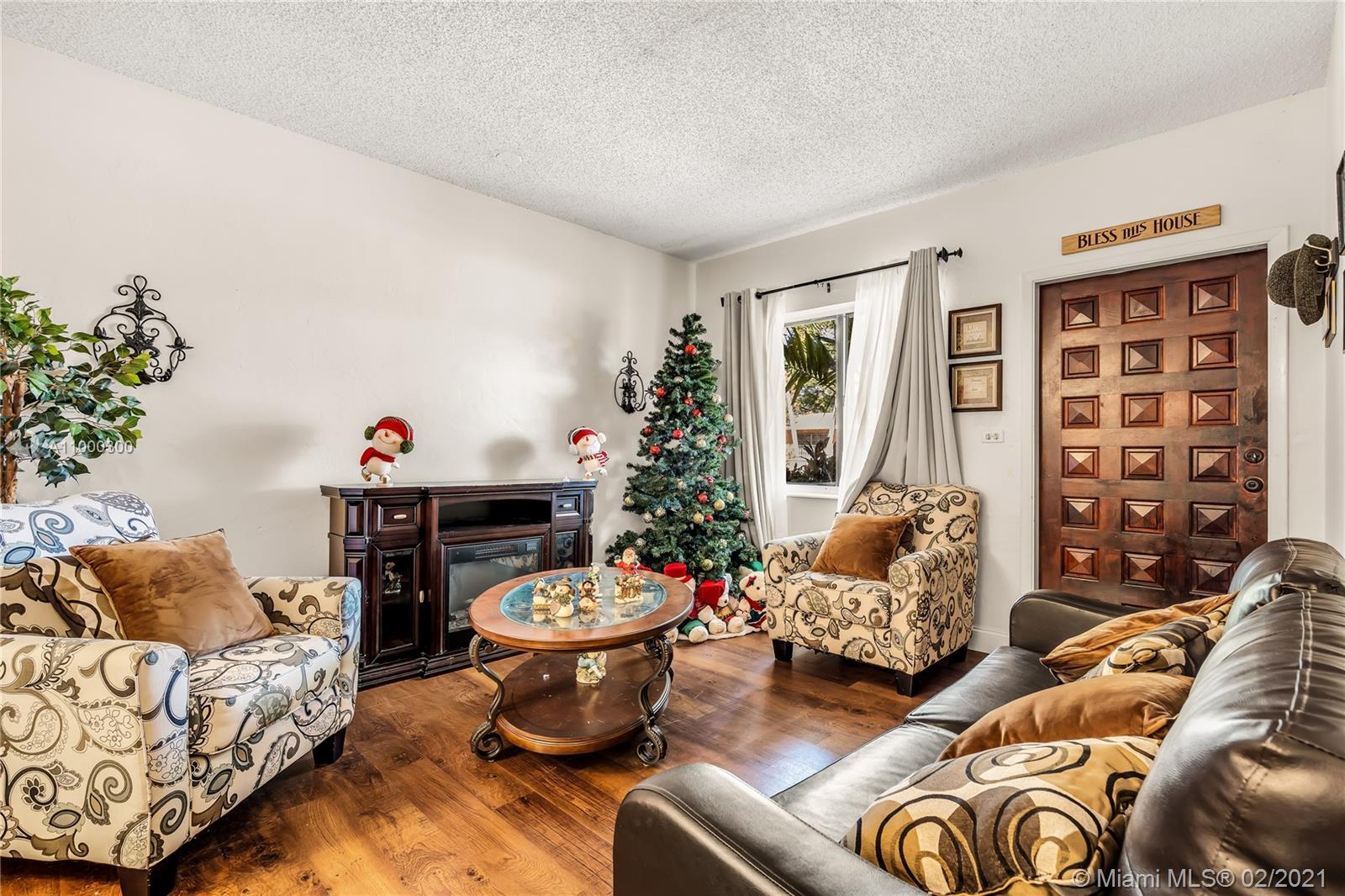 See details / 2012 sq. ft. $ 2021-02-16 0 Photo