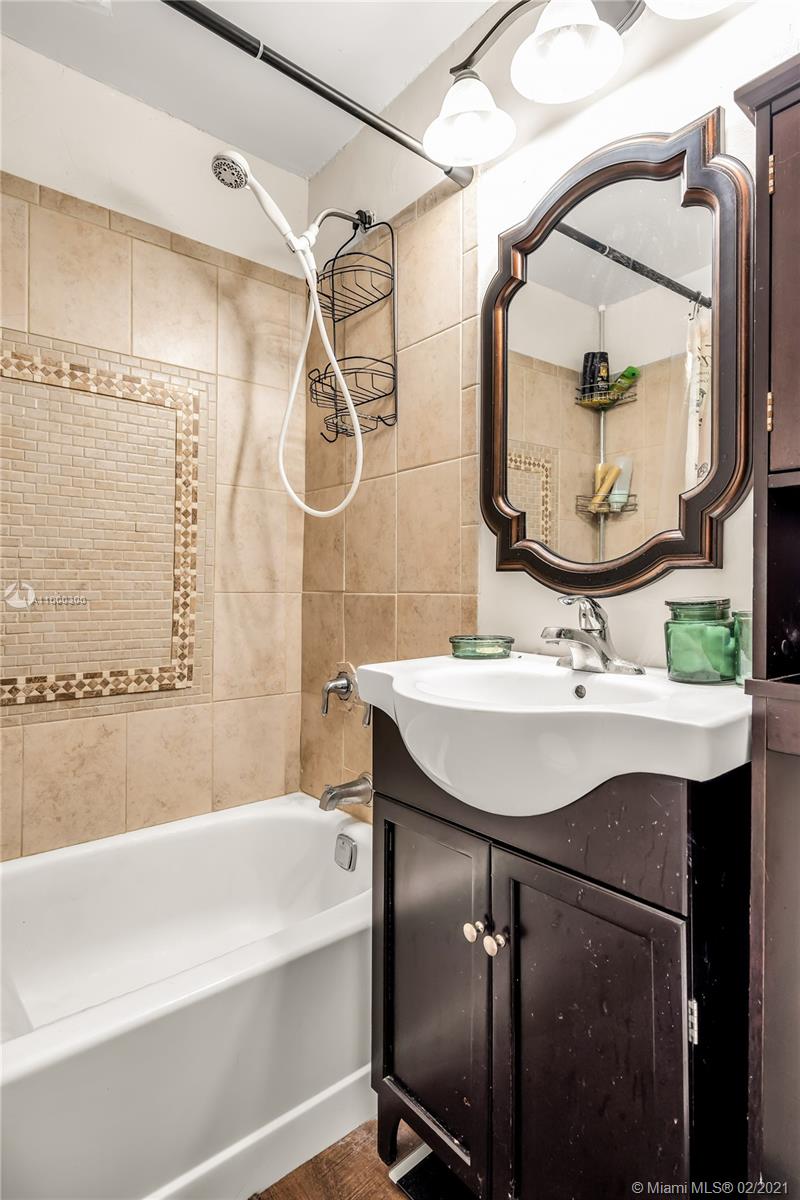 See details / 2012 sq. ft. $ 2021-02-16 0 Photo