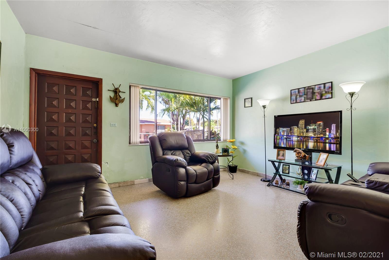 See details / 2012 sq. ft. $ 2021-02-16 0 Photo