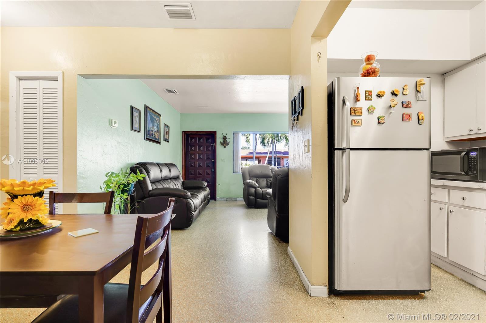 See details / 2012 sq. ft. $ 2021-02-16 0 Photo