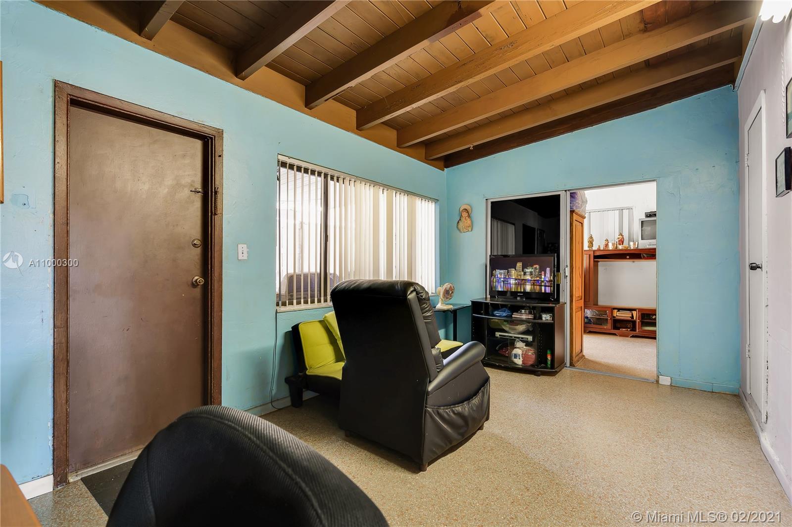 See details / 2012 sq. ft. $ 2021-02-16 0 Photo