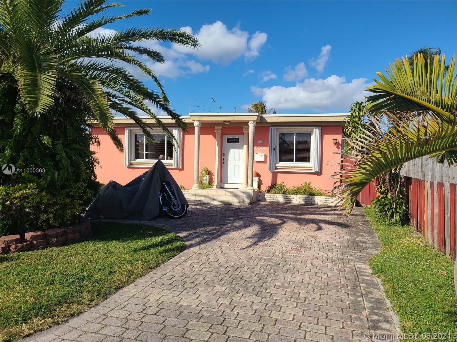 See details / 1111 sq. ft. $ 2021-02-17 0 Photo