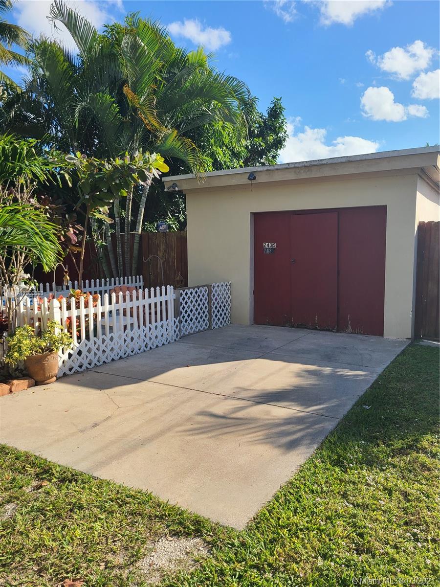 See details / 1111 sq. ft. $ 2021-02-17 0 Photo