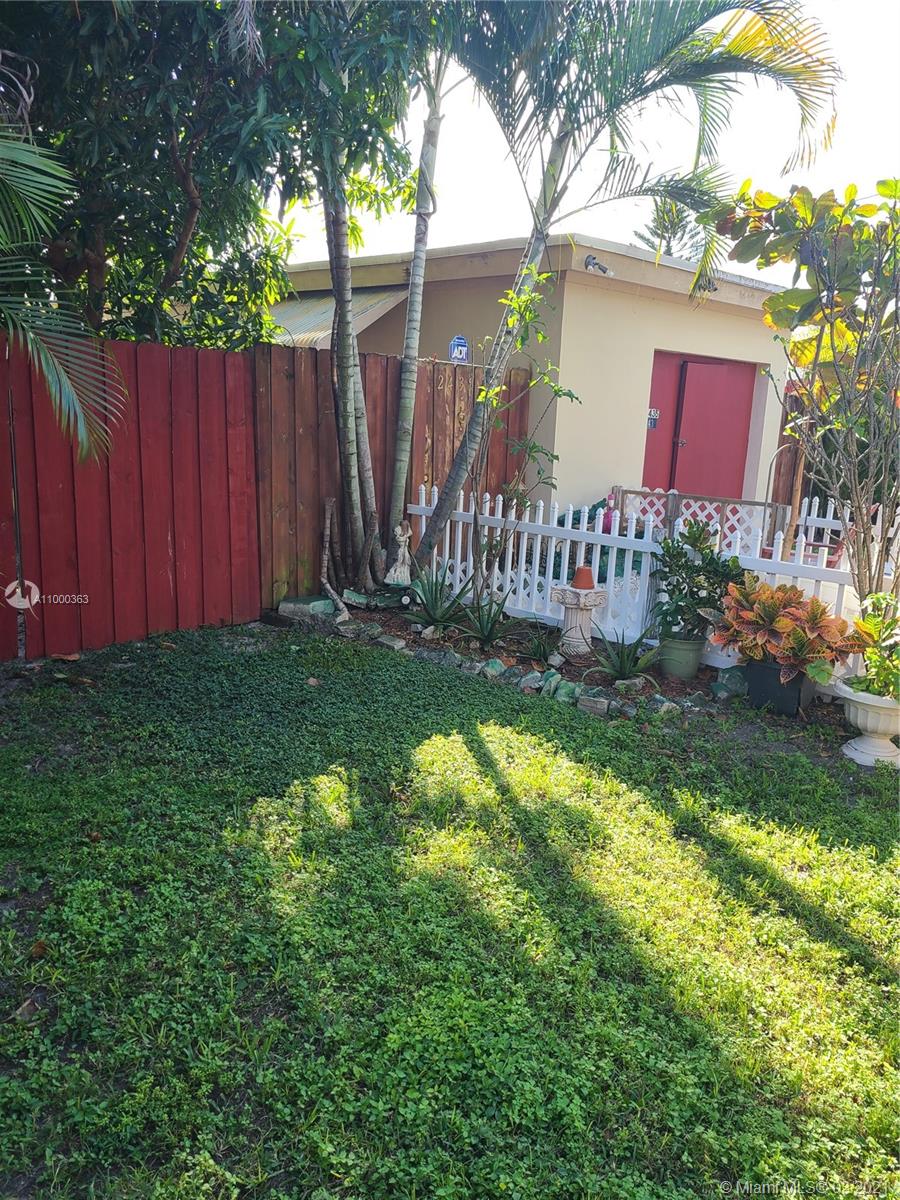 See details / 1111 sq. ft. $ 2021-02-17 0 Photo