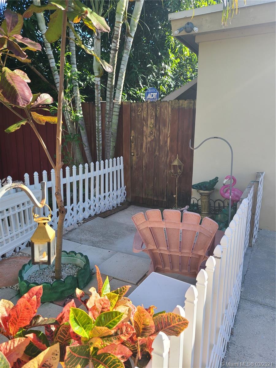 See details / 1111 sq. ft. $ 2021-02-17 0 Photo