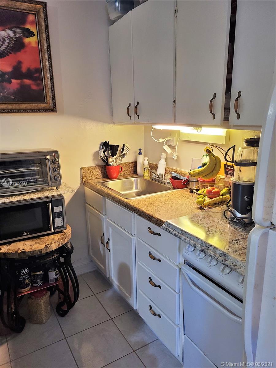 See details / 1111 sq. ft. $ 2021-02-17 0 Photo
