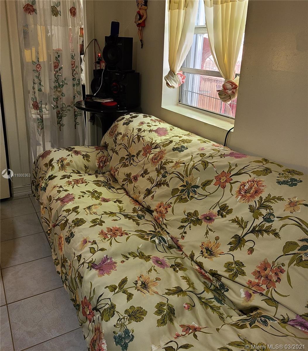 See details / 1111 sq. ft. $ 2021-02-17 0 Photo
