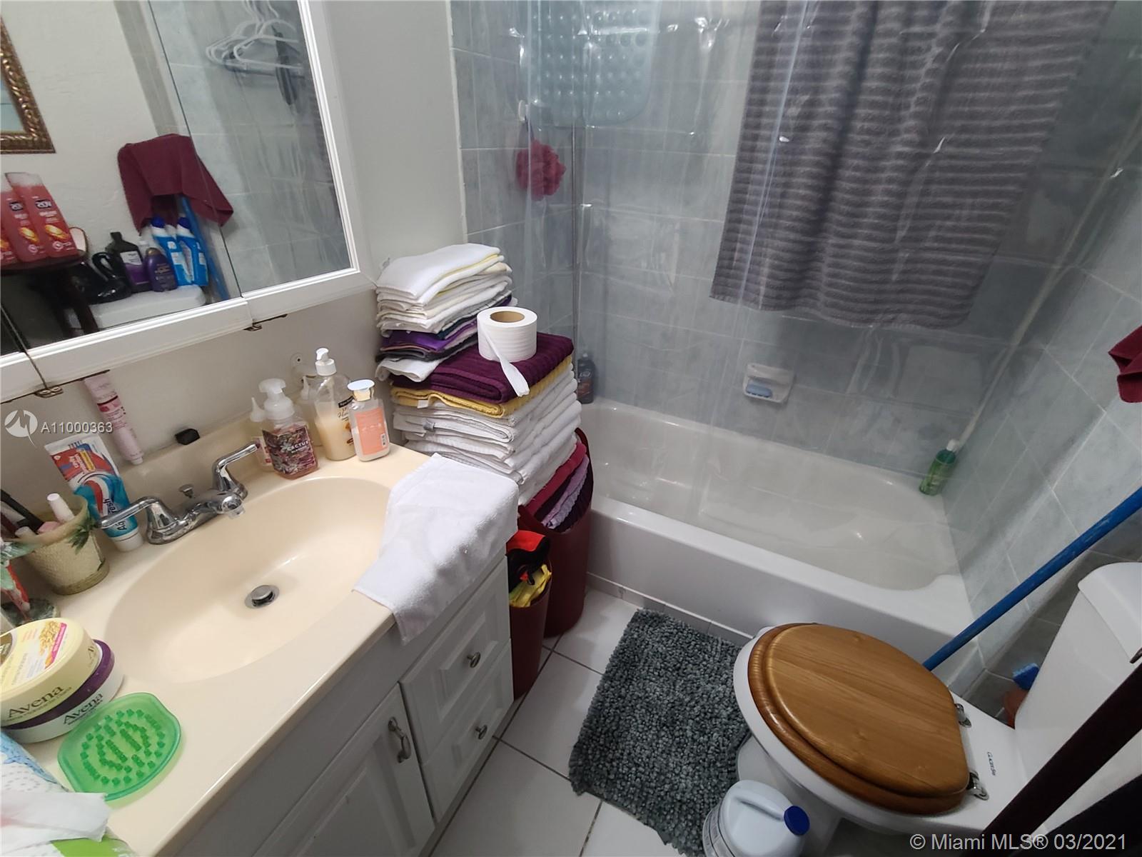 See details / 1111 sq. ft. $ 2021-02-17 0 Photo