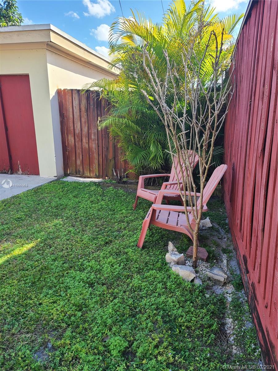 See details / 1111 sq. ft. $ 2021-02-17 0 Photo