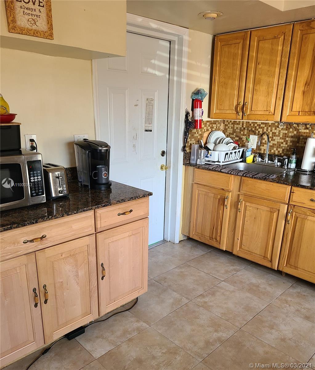 See details / 1111 sq. ft. $ 2021-02-17 0 Photo