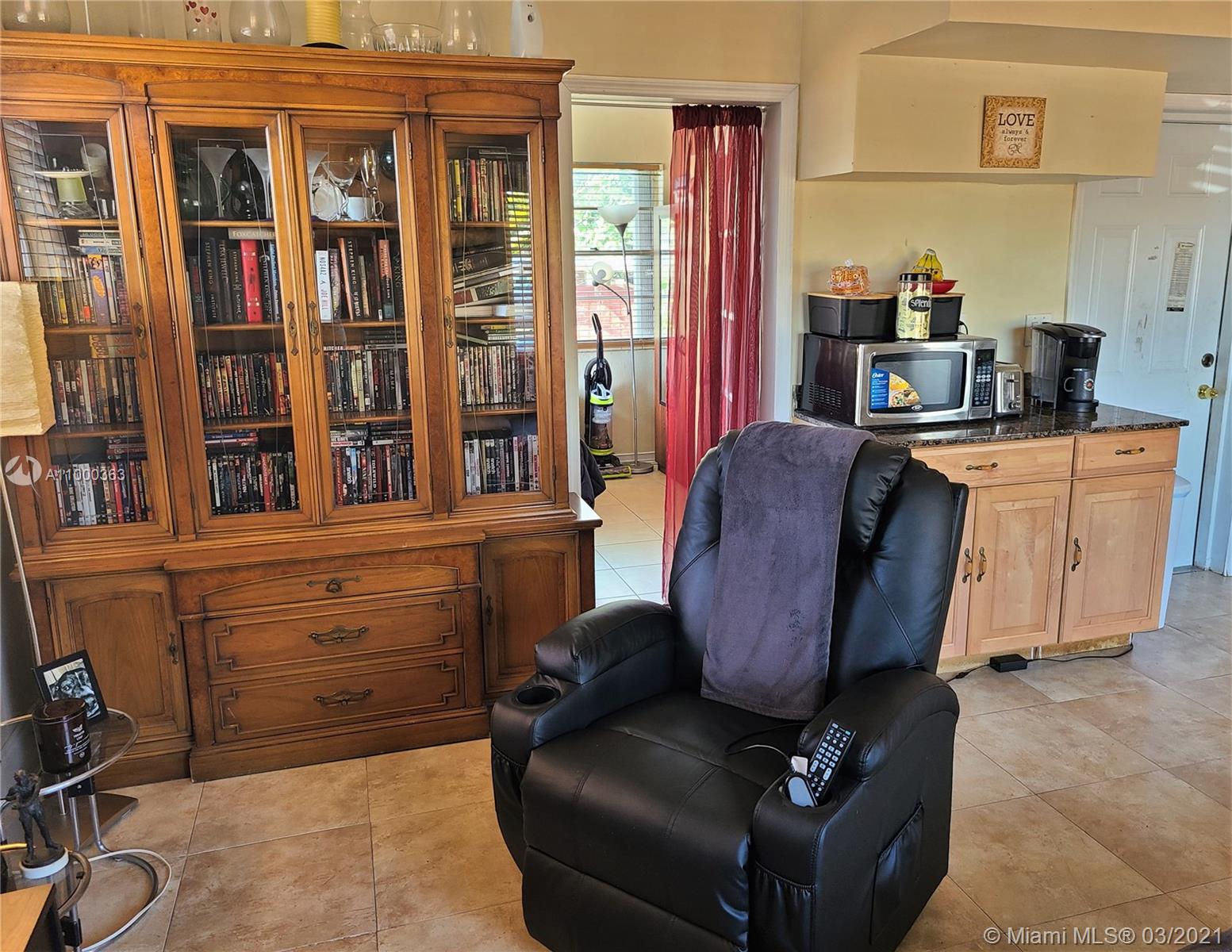 See details / 1111 sq. ft. $ 2021-02-17 0 Photo