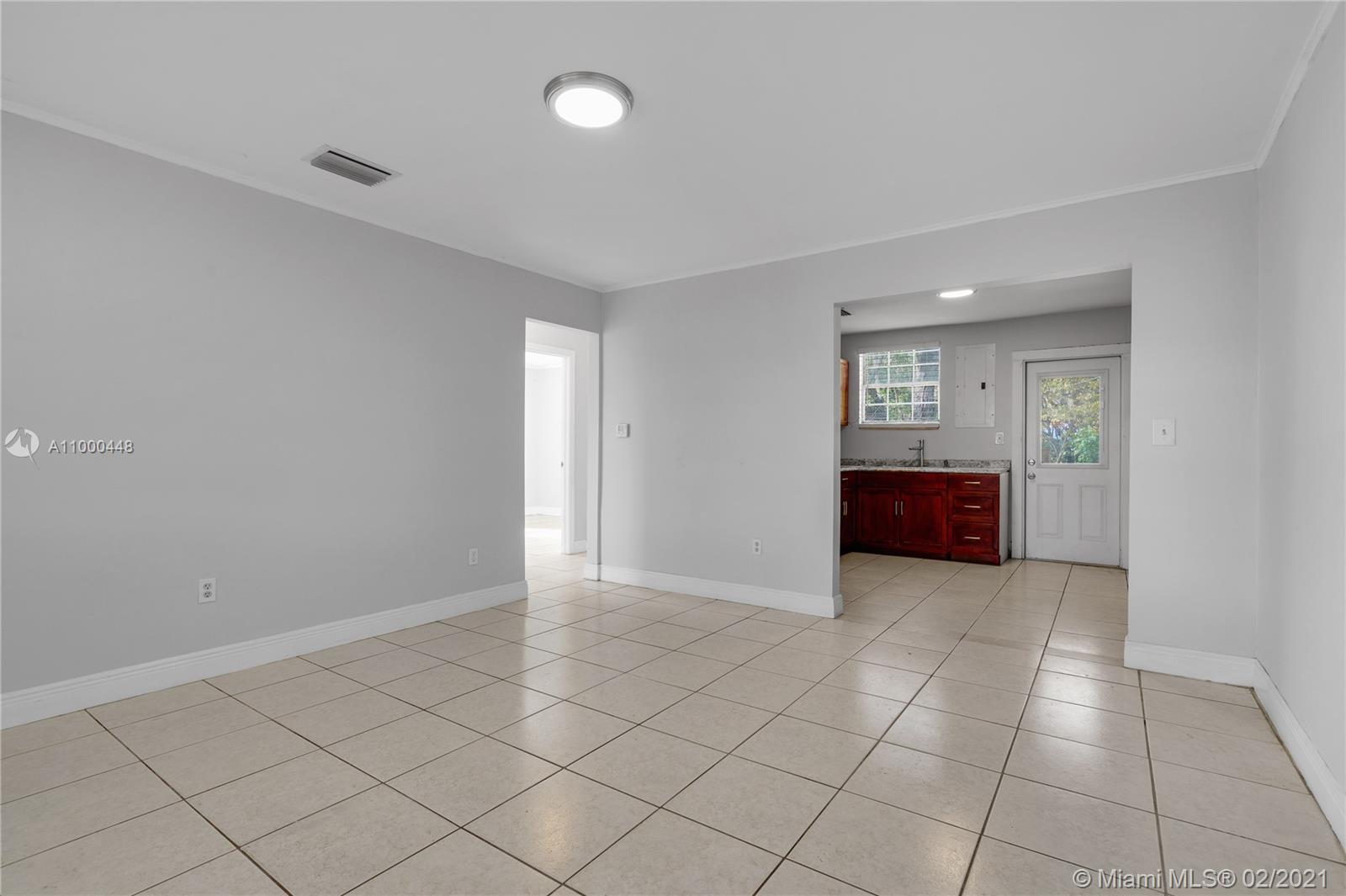 See details / 1560 sq. ft. $ 2021-02-17 0 Photo