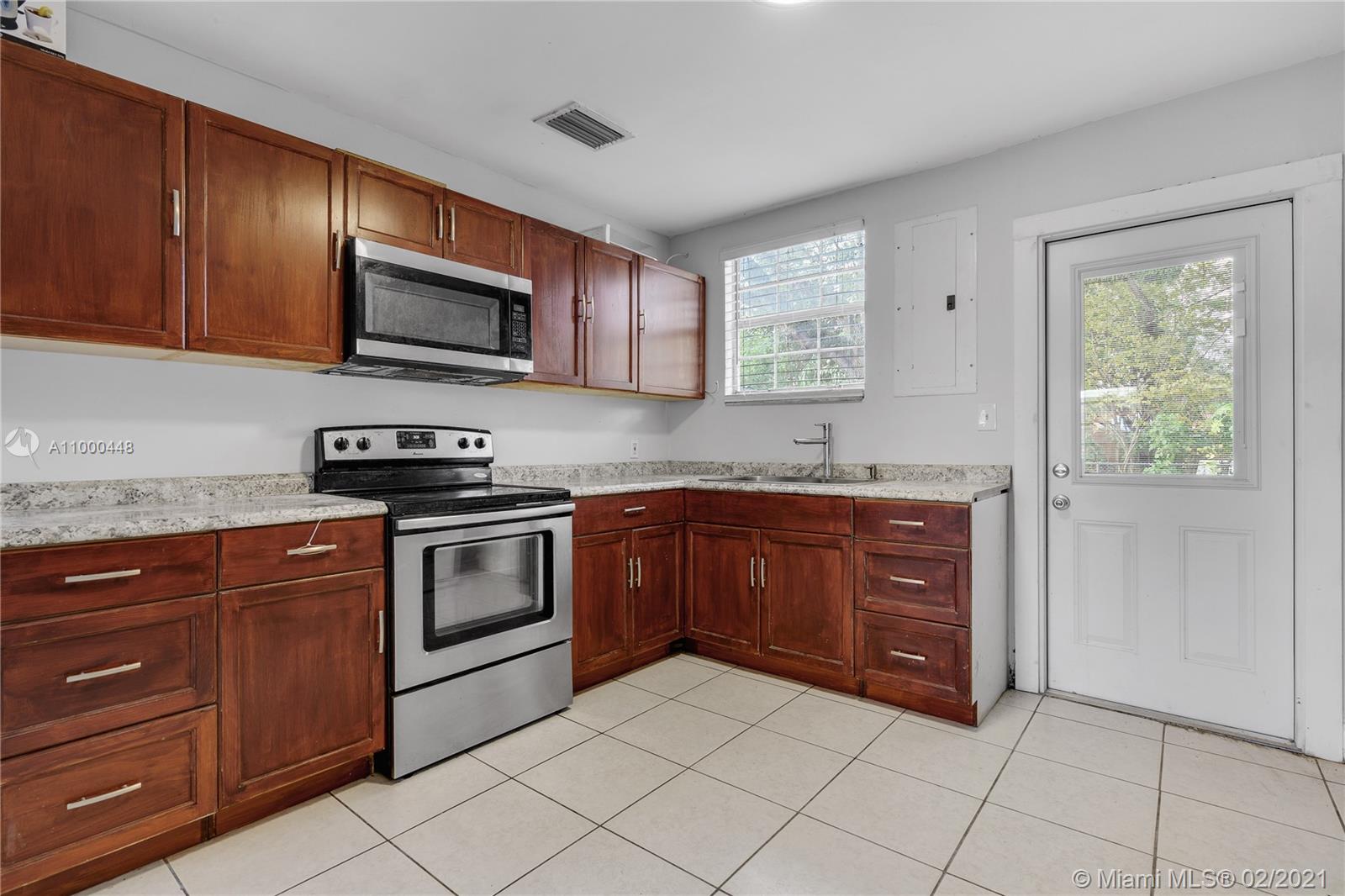 See details / 1560 sq. ft. $ 2021-02-17 0 Photo
