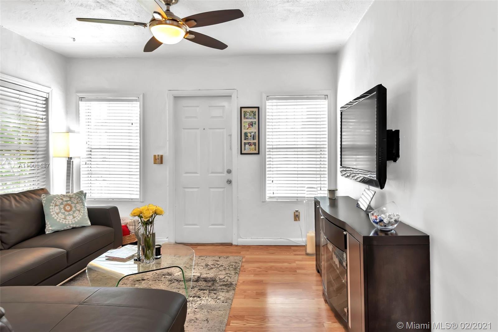 See details / 1475 sq. ft. $ 2021-02-17 0 Photo