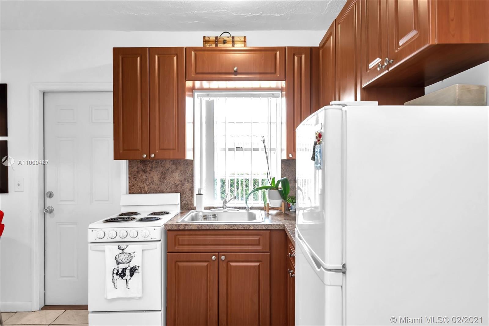 See details / 1475 sq. ft. $ 2021-02-17 0 Photo